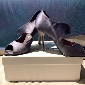 Manolo Blahnik lavender satin heels size 37.5